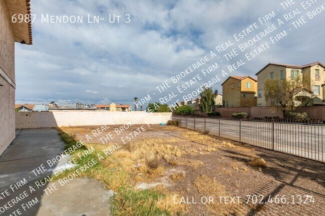 Building Photo - 6987 Mendon Ln