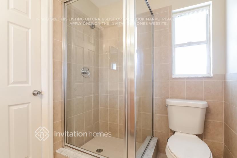 Building Photo - 926 SE 25th Terrace