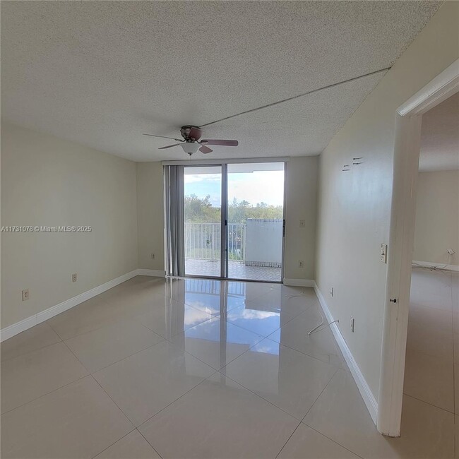 Building Photo - 1200 NE Miami Gardens Dr