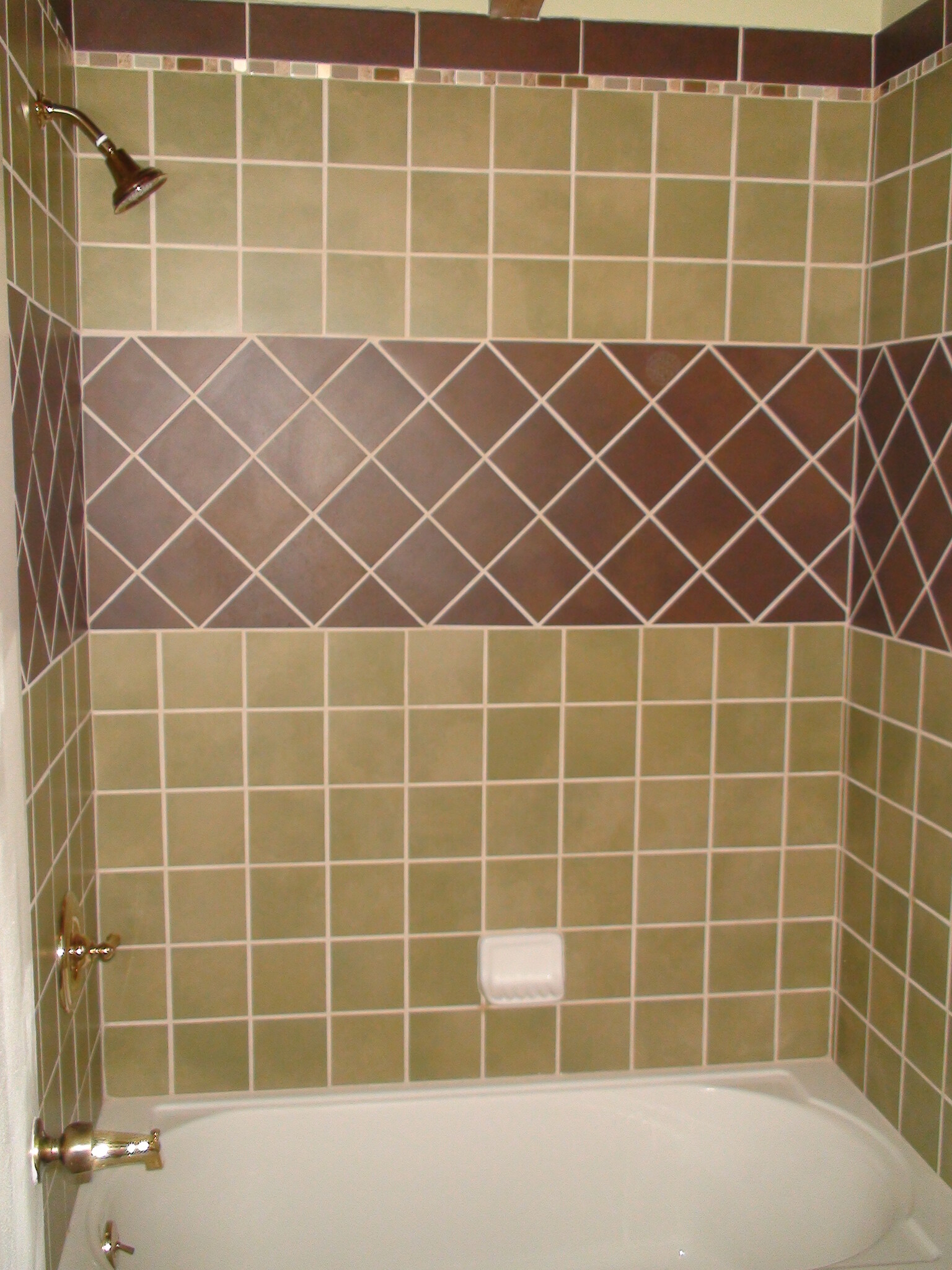 Bathroom Shower/Tub - 314 Hillcrest Dr