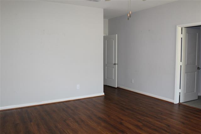 Building Photo - 4829 Beaver Creek Ave
