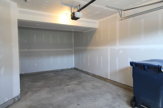 Building Photo - New construction tonwhome!