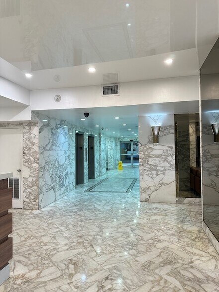 Building Photo - 7135 Collins Ave