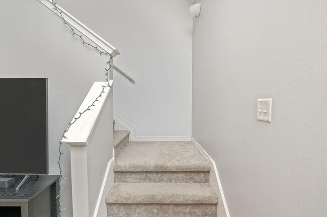 Building Photo - 2139 Tom St