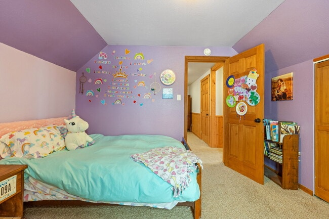 Building Photo - Spacious 4-Bedroom Home in the Heart of Sh...