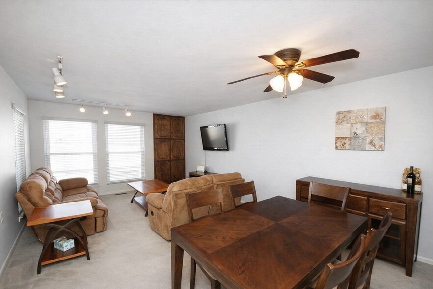 Living - Dining. - 10L Dennison Dr