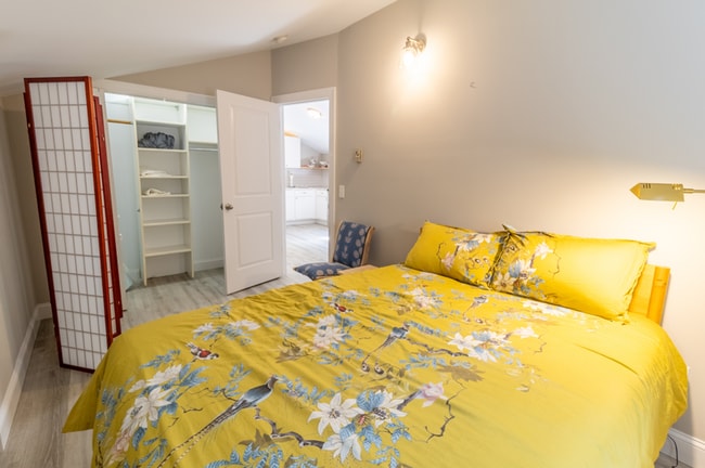 Building Photo - Spacious 4-Bedroom Home with In-Law Suite