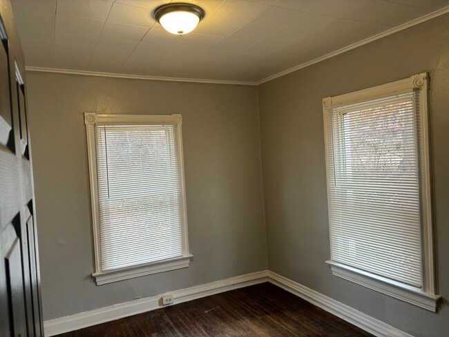 Building Photo - COMING SOON ! 2 STORY - Large 3 Bedroom 1 Bath Home 2 Story