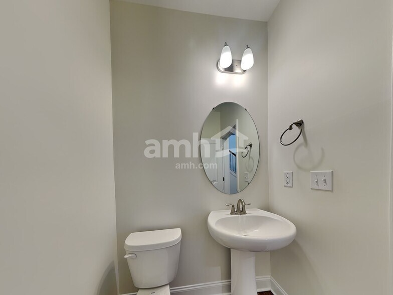 Building Photo - 115 Hazel Pk Dr