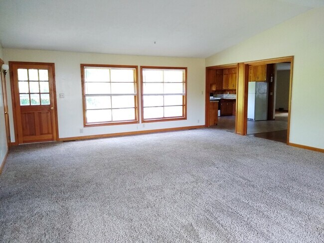 Building Photo - 218 S Hillsdale Ct