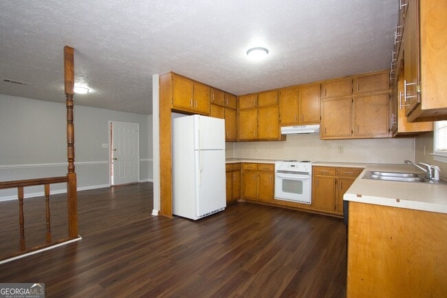 Building Photo - 3252 Inez Dr