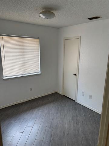 Building Photo - 111 Glade Shadow Dr