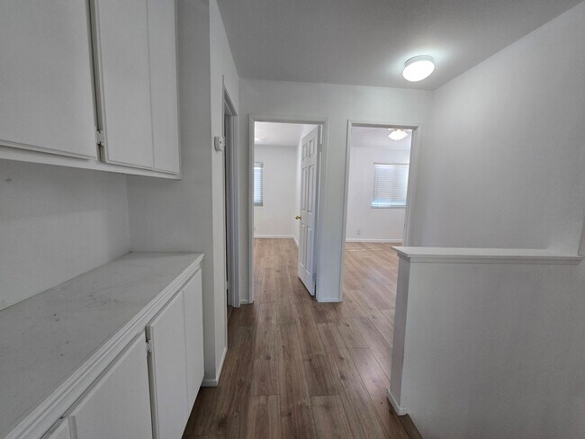 Building Photo - 2602 Overland Ave