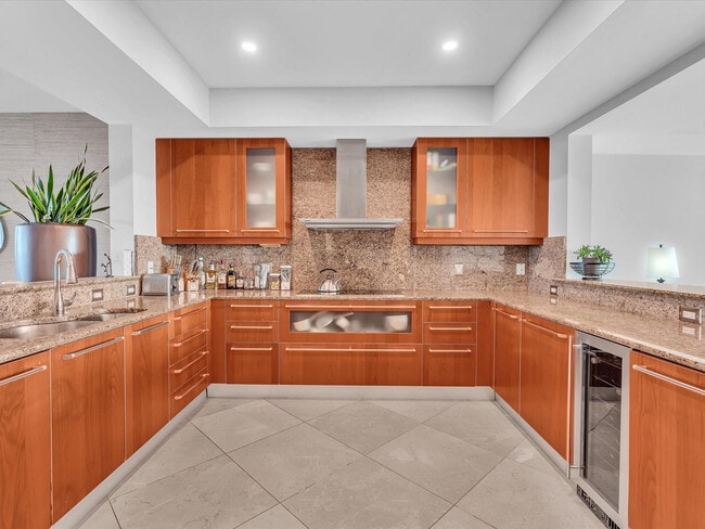 Building Photo - 1600 S Ocean Blvd