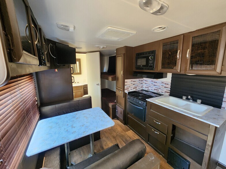 Primary Photo - 265 Hummingbird Way