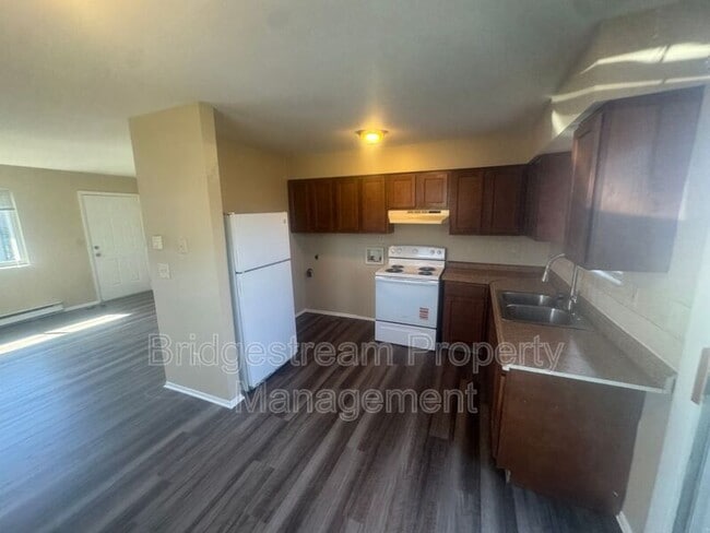 Building Photo - 4650 Wayne Meadows Cir