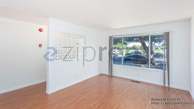 Building Photo - 95 Colleen Way