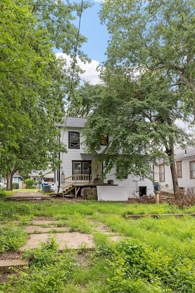 Building Photo - 1025 W Walker St