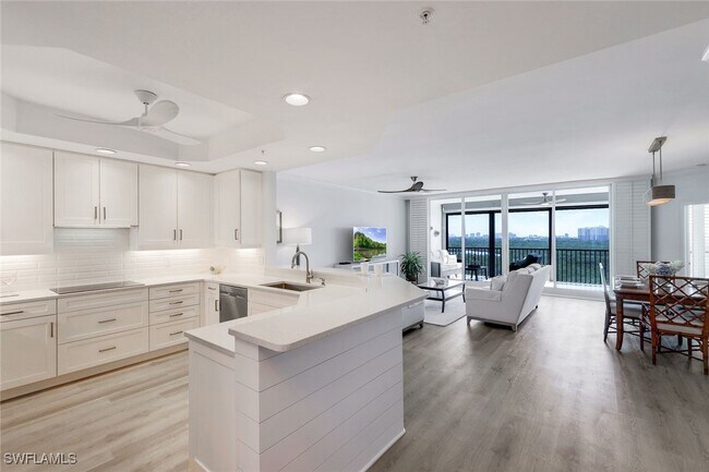 Building Photo - 425 Cove Tower Dr