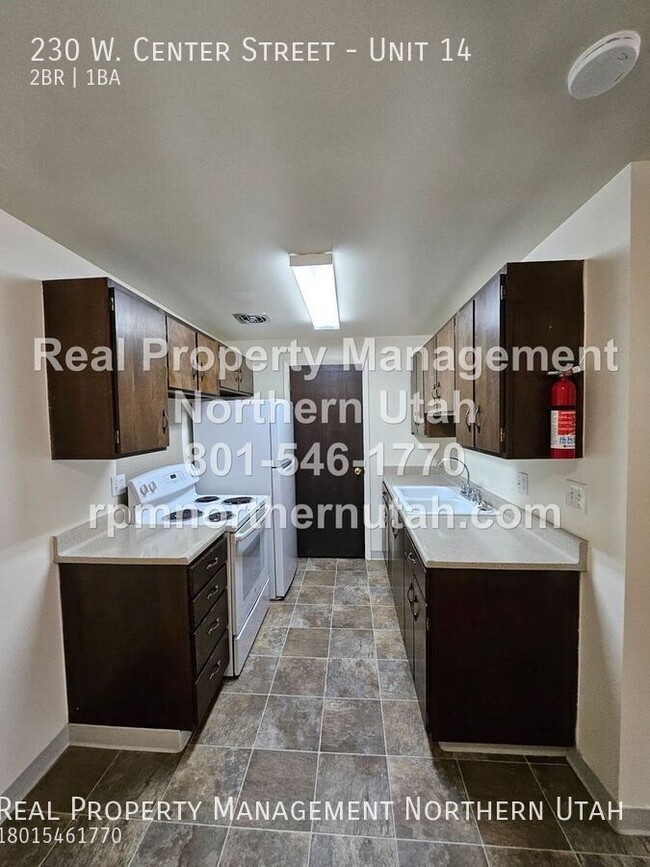 Building Photo - 2 Bedroom 1 Bath Bountiful Apartment Now A...