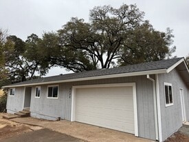 Building Photo - 5132 Center Oak Rd