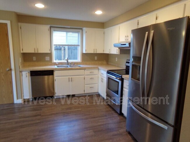 Building Photo - 1210 NE 163rd Ct