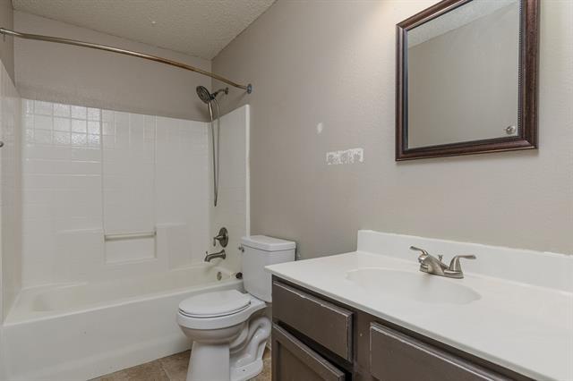 Building Photo - 2228 Bradford Pear Dr