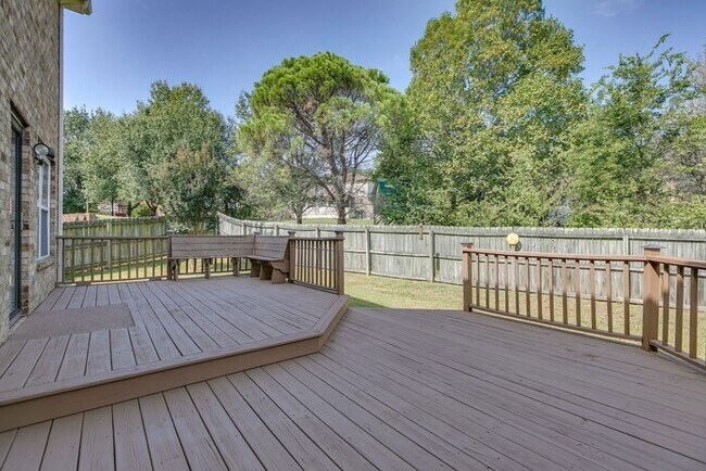 Building Photo - 832 Pisgah Park