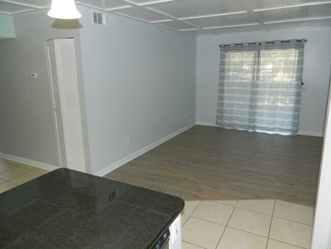 Building Photo - 435 Salt Marsh Cir