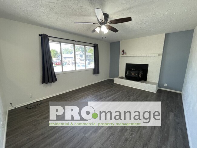 Building Photo - 2 Bed, 1 Bath Single Family Home w/ 1 Car Garage - Idaho Falls
