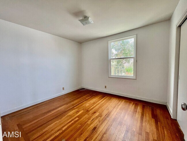 Building Photo - 1 br, 1 bath House - 2560 Hyde Street #3