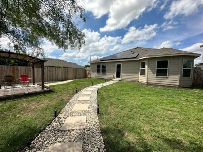 Building Photo - Move in soon! Beautiful  3 bedroom 2 bath near Lackland AFB