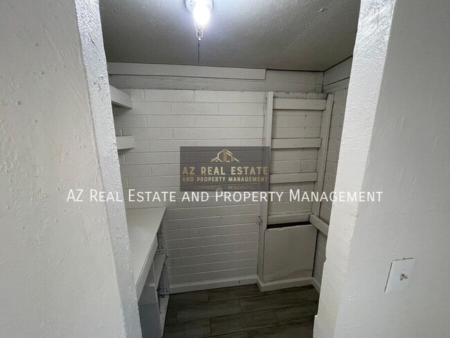 Building Photo - 7210 N 55th Dr
