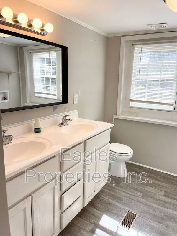 Building Photo - 1512 Rose St