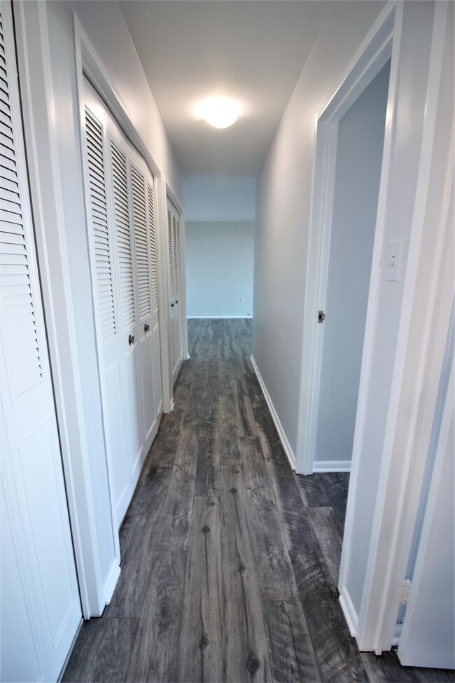 Building Photo - 10401 Grosvenor Pl