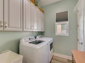 Building Photo - 714 16th Ave E