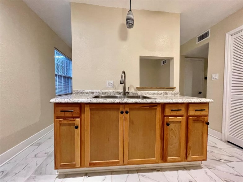 Building Photo - 12206 Northwood Forest Dr