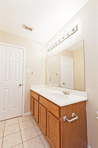 Building Photo - 4009 Hidden Meadow Ct