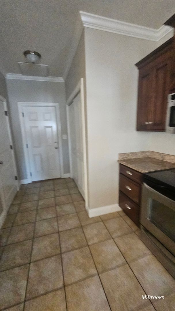 Building Photo - Beautiful 3/2 located in Valdosta