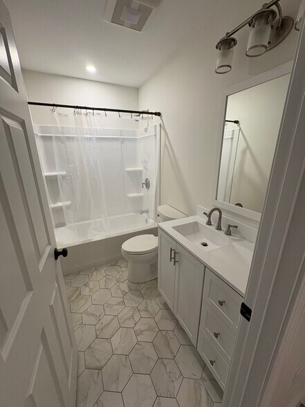 Building Photo - 154 Granite St