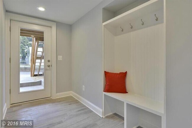 Building Photo - 4910 3rd St NW