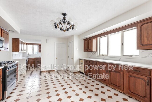 Building Photo - 18 Bailey St