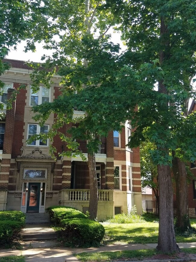 Building Photo - Charming Condo Walkable to Central West End-Washer Dryer in Unit