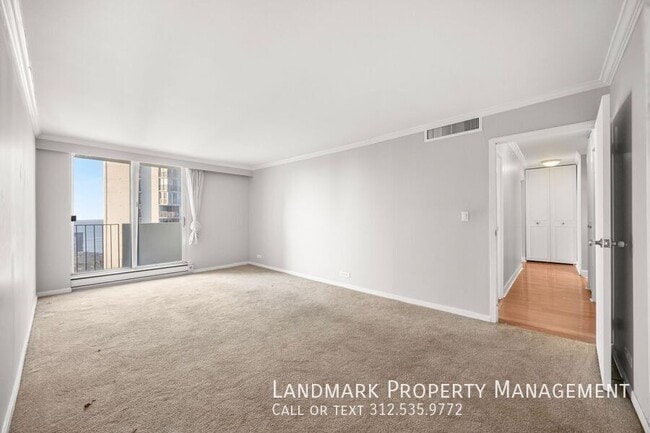 Building Photo - 6033 N Sheridan-Unit 35D