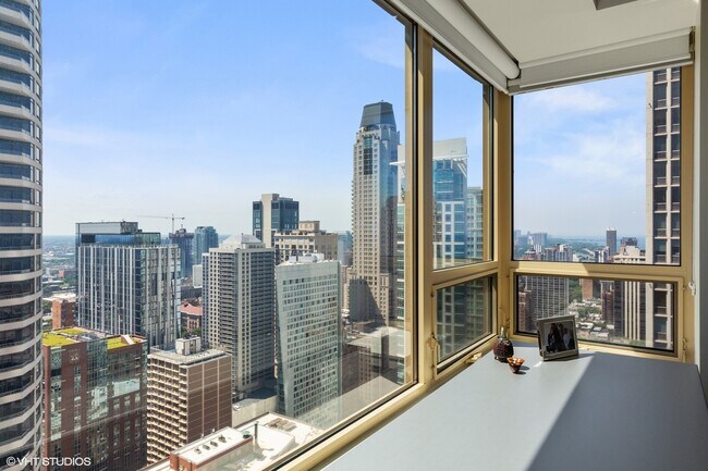 Building Photo - 800 N Michigan Ave
