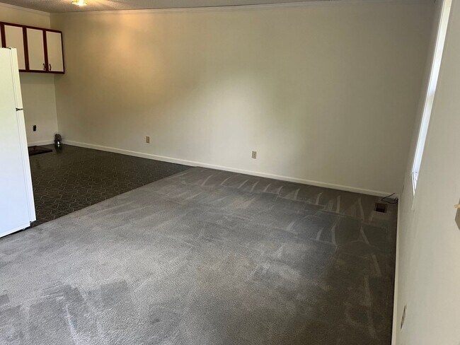 Building Photo - One bedroom rental