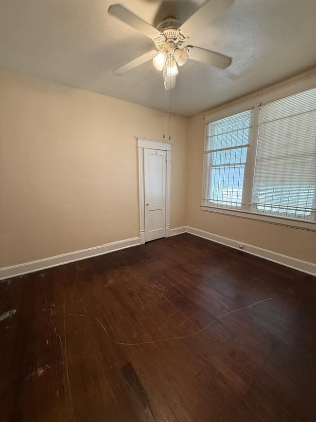Building Photo - 3 bedroom in Jacksonville FL 32209