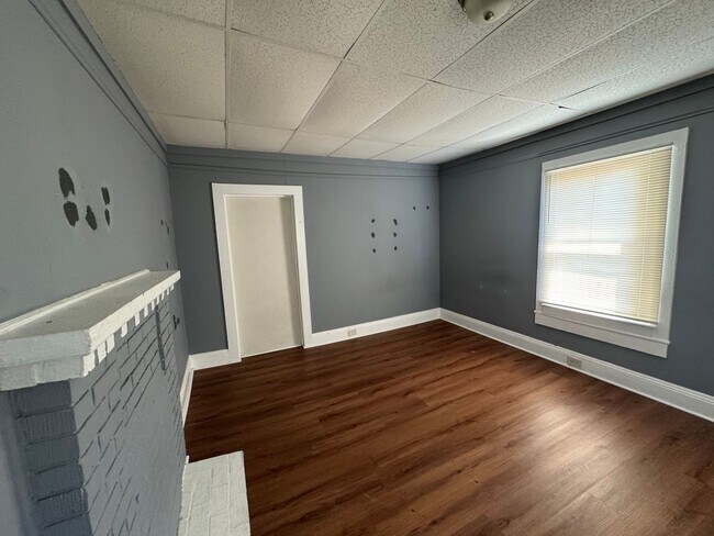 Building Photo - 319 Linwood Rd