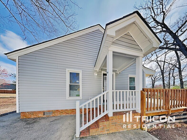 Building Photo - 204 River Song Rd