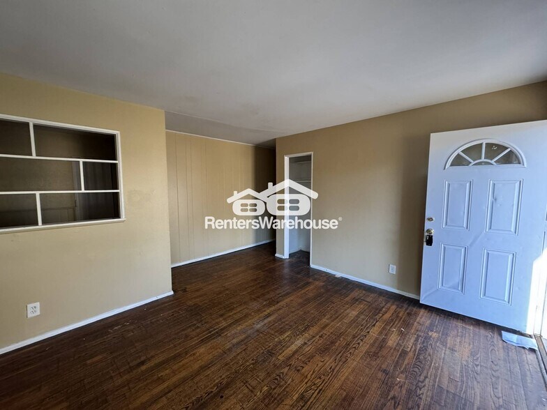 Building Photo - 10137 Cavalier Ct